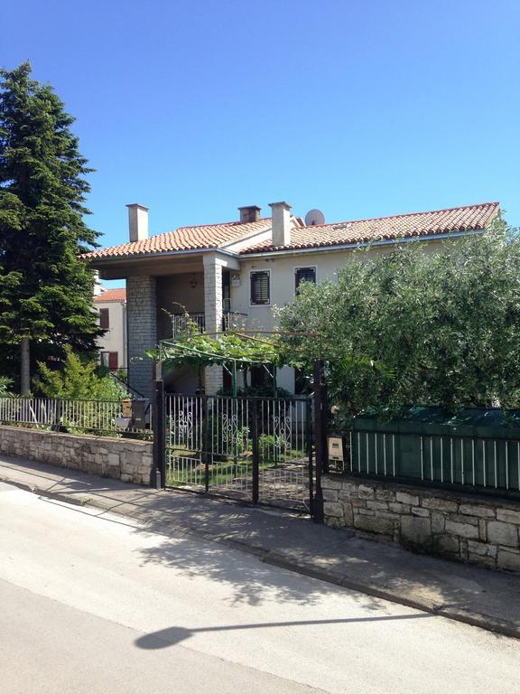 Guest House Slavica プーラ エクステリア 写真